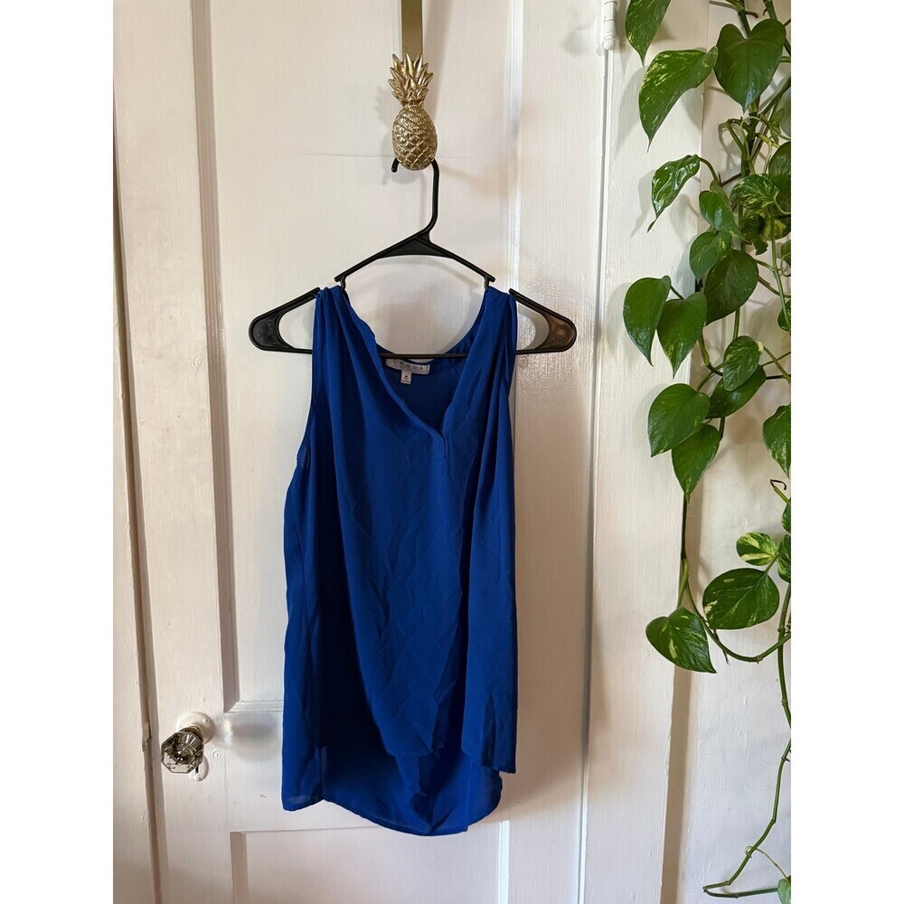 Chaus women’s size medium blue tank top blouse